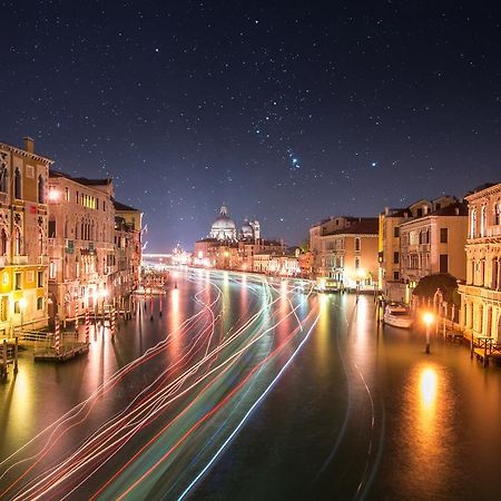 Хостел Silk Road Венеція Екстер'єр фото